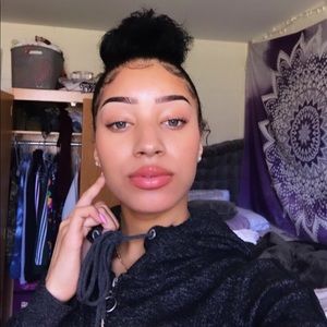 Meet your Posher, Brionni